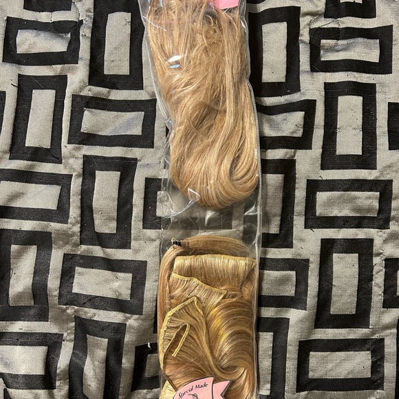 Blonde Extensions - Picture 2 of 2